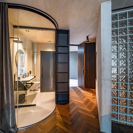 Bed & Breakfast Lifestyle By Phillip Sigwart 3*